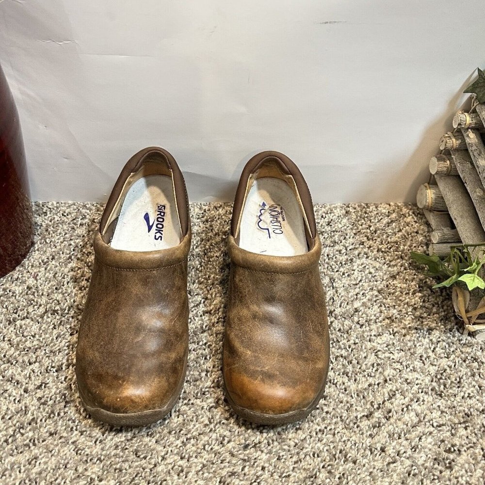 Dansko Professional Distressed Leather Clog Women's Size 39 US 8.5-9 Brown